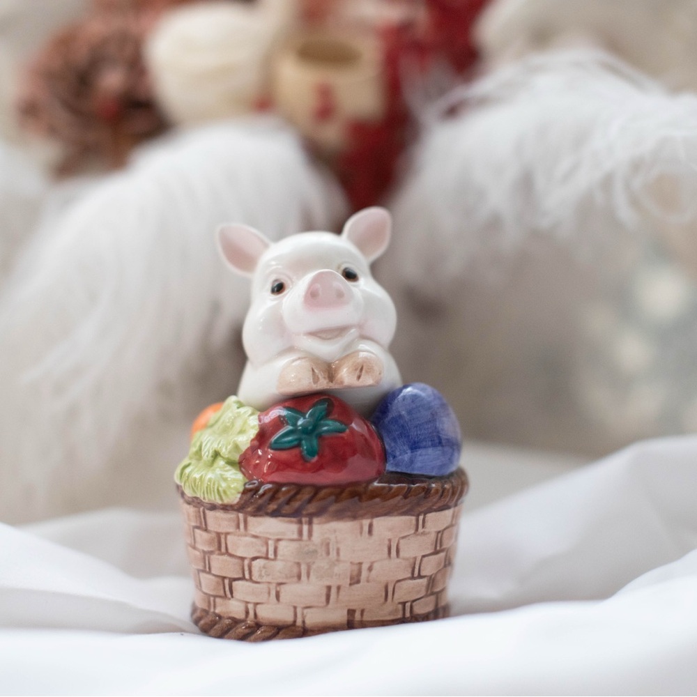 Adorable Pig Figurine in Basket Salt and Pepper Shakers | Fitz and Floyd
